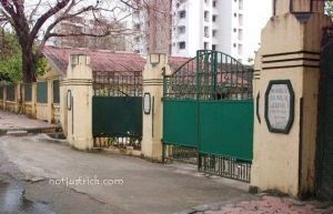 priyanka chopra home 100 crore bungalow