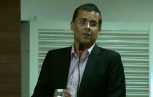 chetan bhagat photo