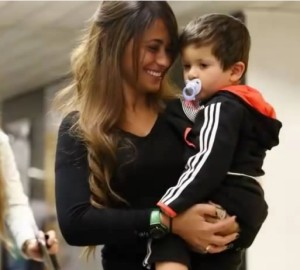 lionel messi girlfriend son