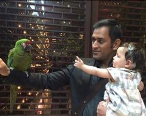 ms dhoni daughter ziva photo