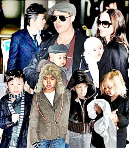 angelina-jolie-and-brad-pitt-with-children