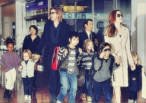 angelina-jolie-and-brad-pitt-with-children-image