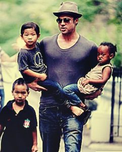 brad-pitt-with-kids-pics